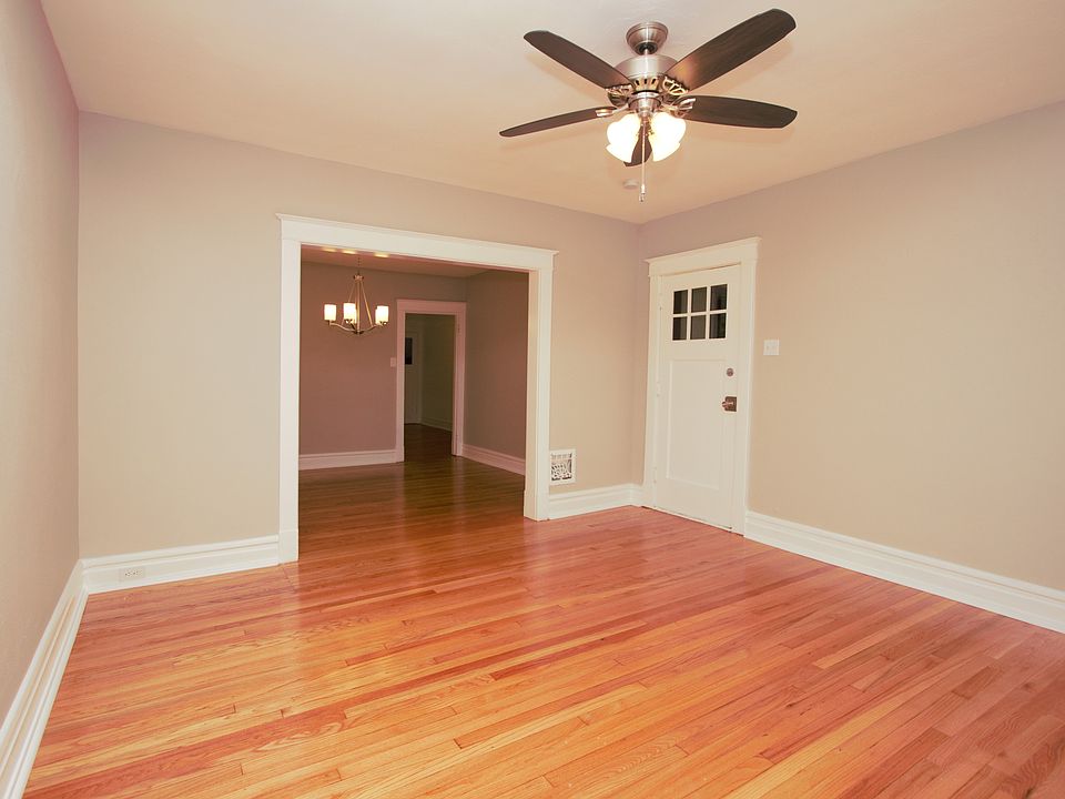 Living room (15x15)