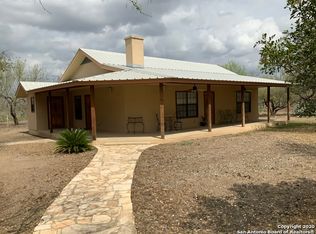 195 Eagle Pass Trl, Uvalde, TX 78801