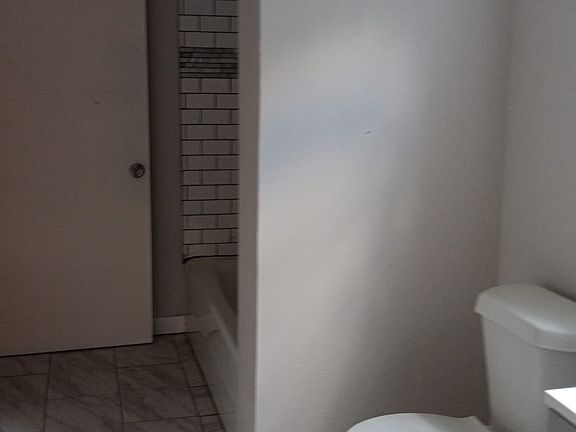 3rd image of 605 S Green St #1
