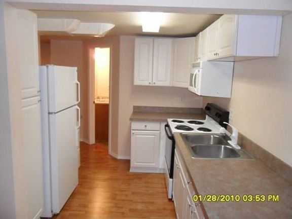 5th image of 10006 Des Moines Memorial Dr