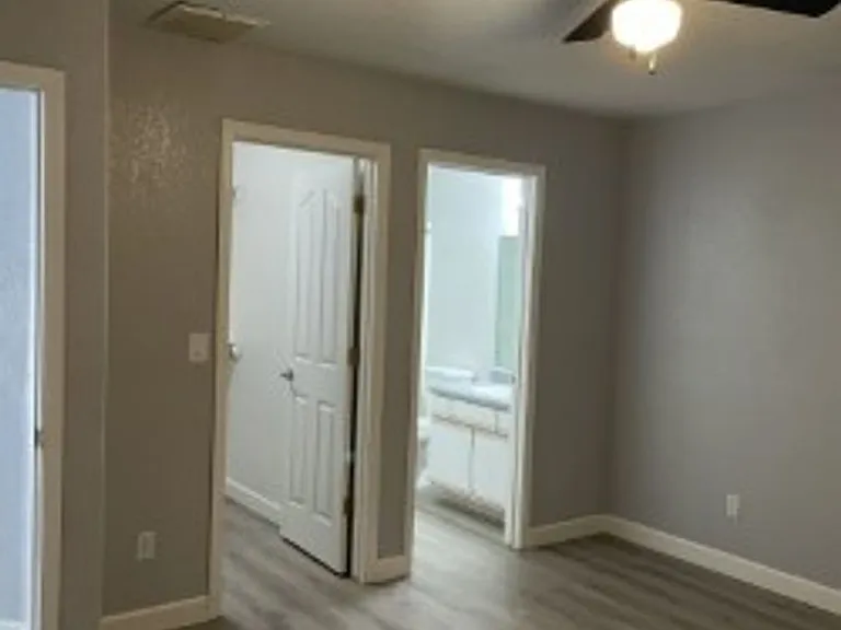 3164 Leawood Dr — Photo 16