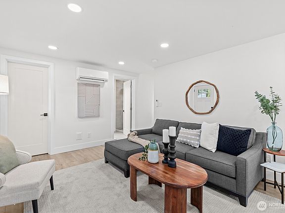 5th image of 1540 NE 113th Street