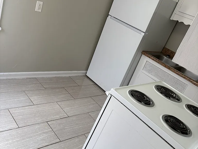 4009 Fulton Ave — Photo 8
