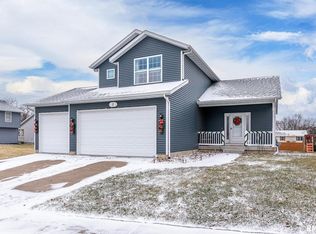 1 W Village Cir, Davenport, IA