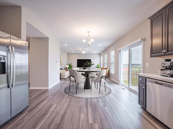 Stainless steel appliances, beautiful espresso 42 inch cabinets