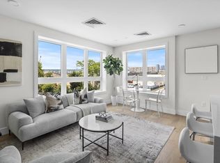 301 Border St #PENTHOUSE 605, Boston, MA 02128