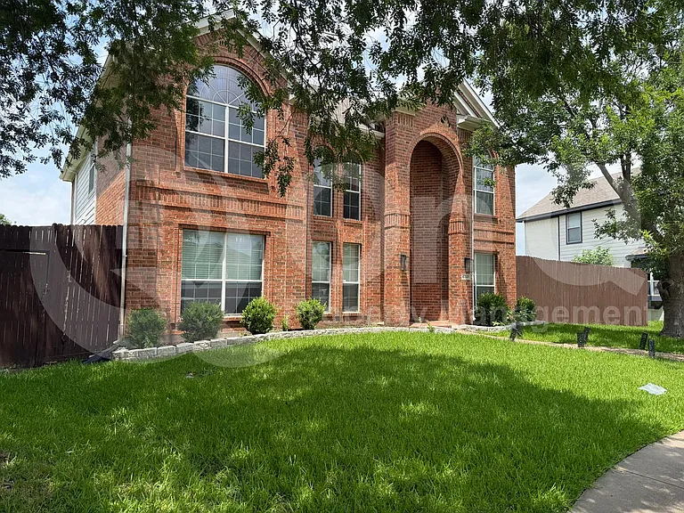 6501 Matson Dr — Photo 2