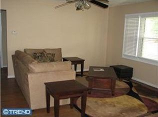 46 E Edinburgh Dr, New Castle, DE 19720