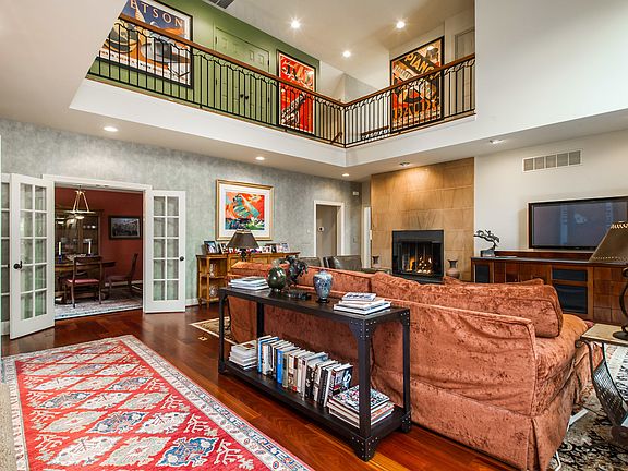 Living room w/Gas FP