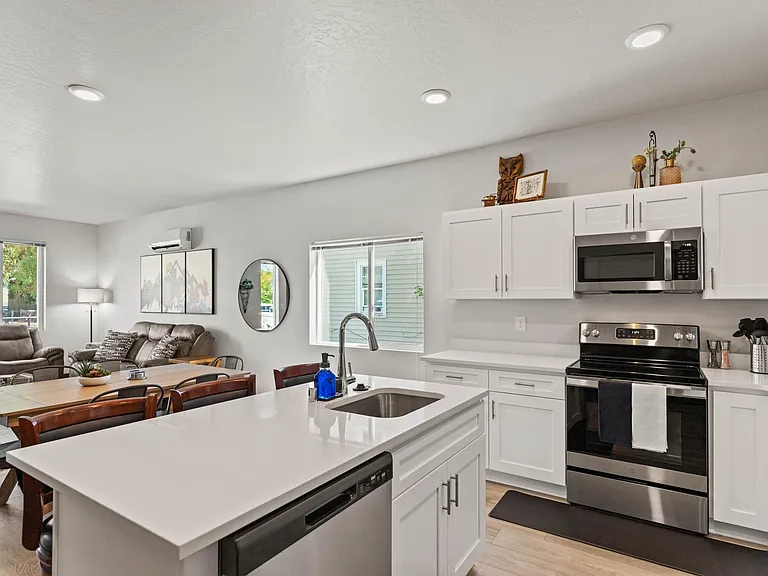 1911 W Boone Ave #1 — Photo 17
