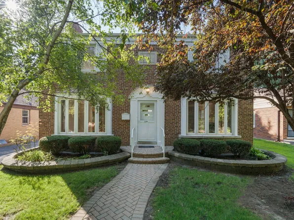 6106 N Landers Ave, Chicago, IL 60646