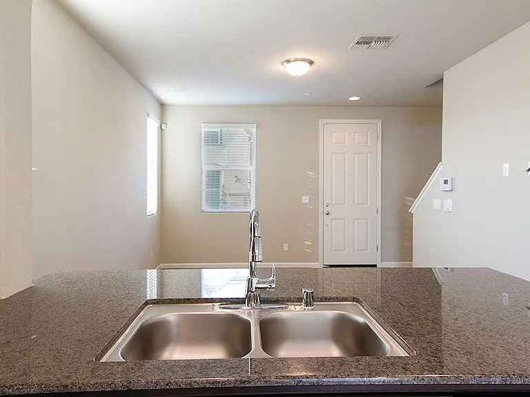 1574 Mosaic Way — Photo 2