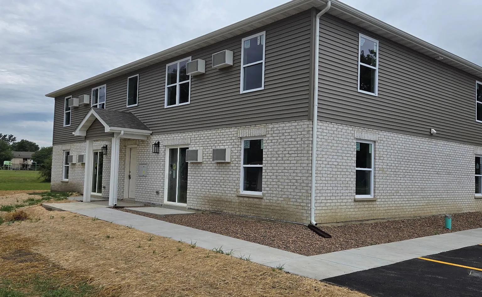 2 bed, 1000 sqft, $1,650 — Photo 3