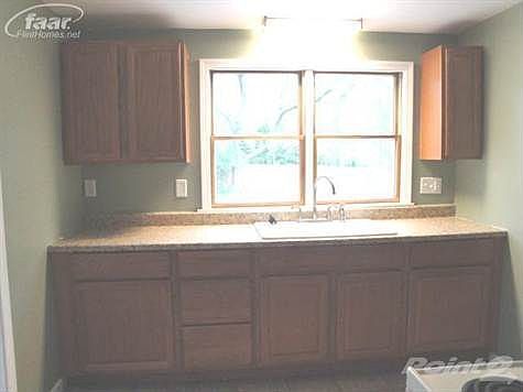 3rd image of 316 N Lapeer St