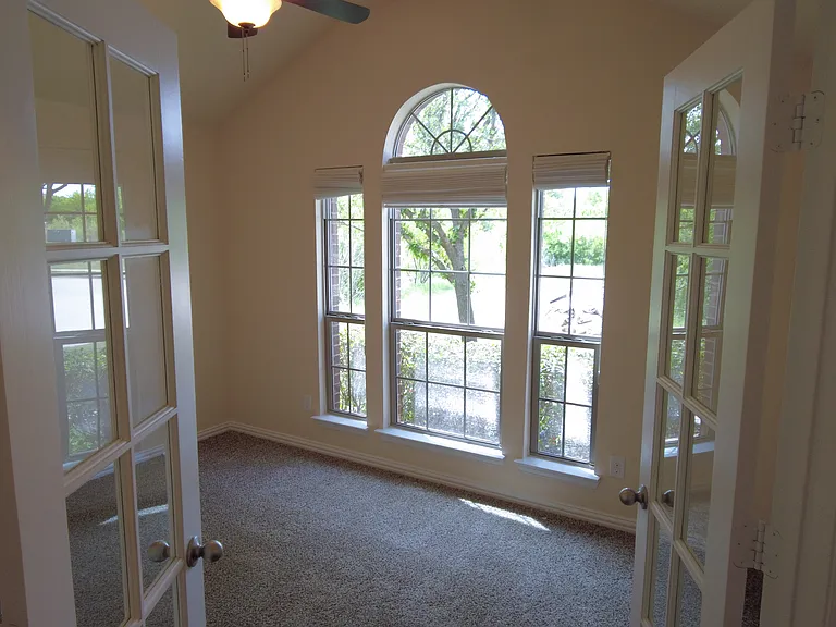 300 Dorset Ct — Photo 13