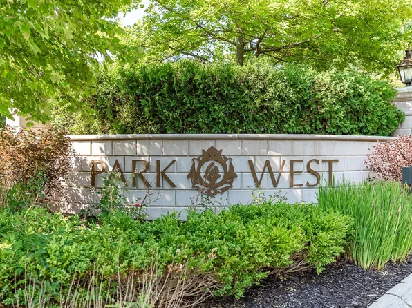 1405 Park West Cir W, Munster, IN 46321