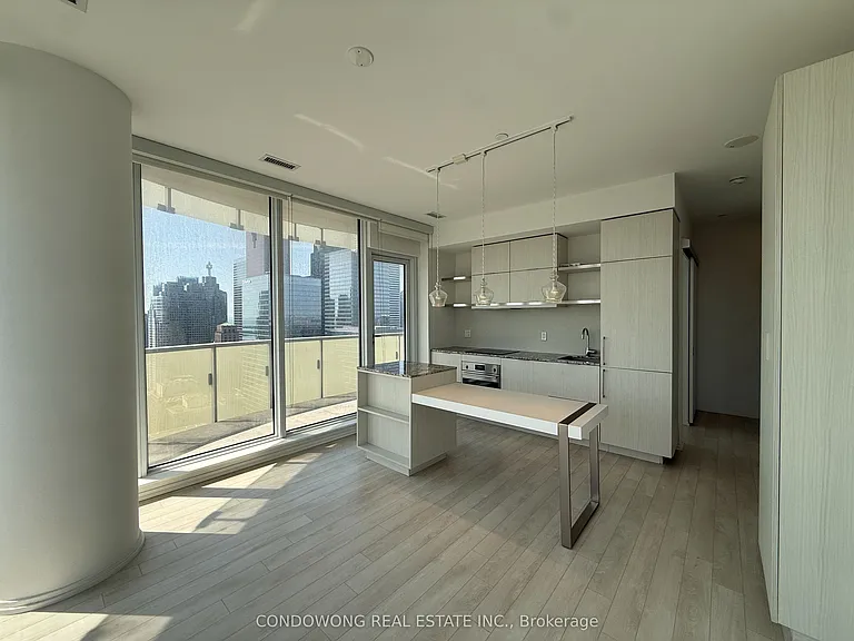 197 Yonge St #4505 — Photo 1