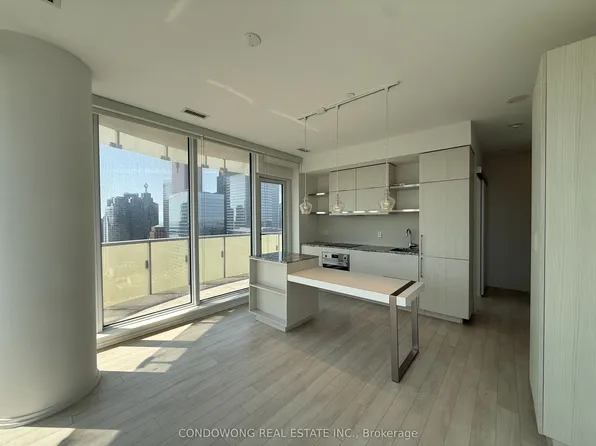 197 Yonge St, Toronto, ON