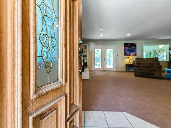 5th image of 1121 W Howard Ave