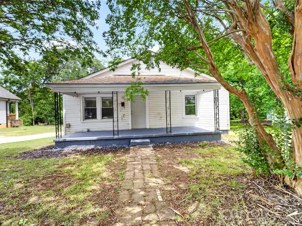 216 W Shannonhouse St, Shelby, NC 28152