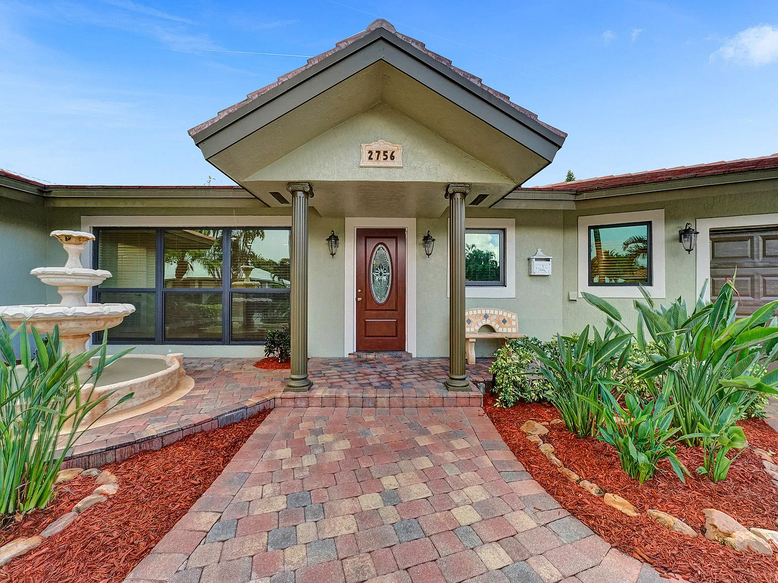 3 bed, 2.5 bath, 2106 sqft, $6,450 — Photo 3