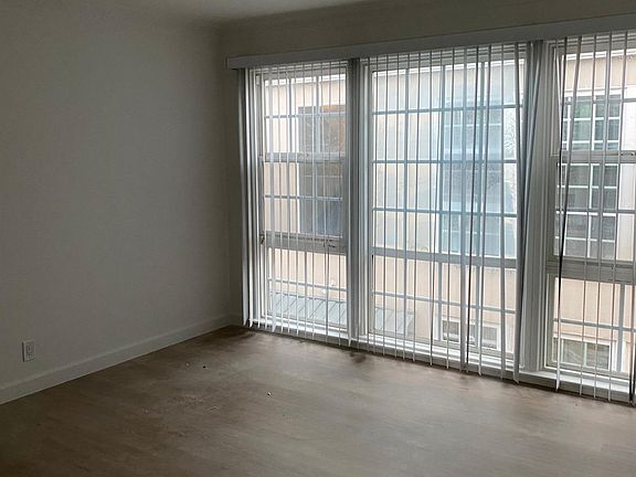 4th image of 2305 S Halm Ave #4