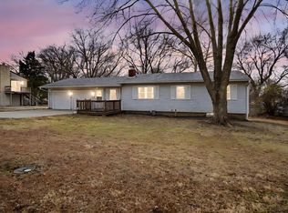 341 NE Monhollon Dr, Topeka, KS 66617