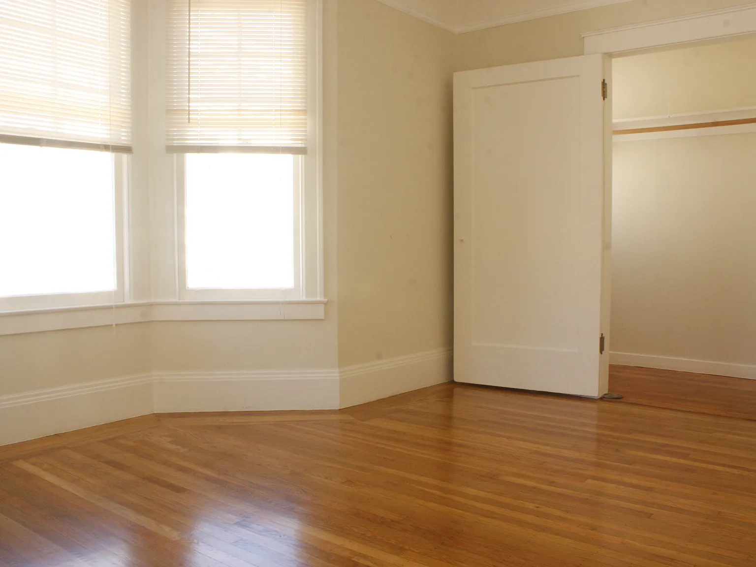Studio, 450 sqft, $2,800 — Photo 3
