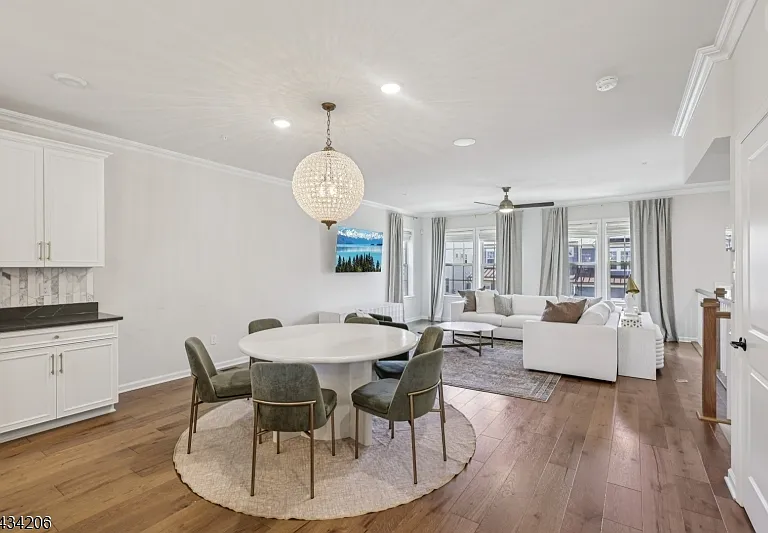 21 Dahlia Dr — Photo 8