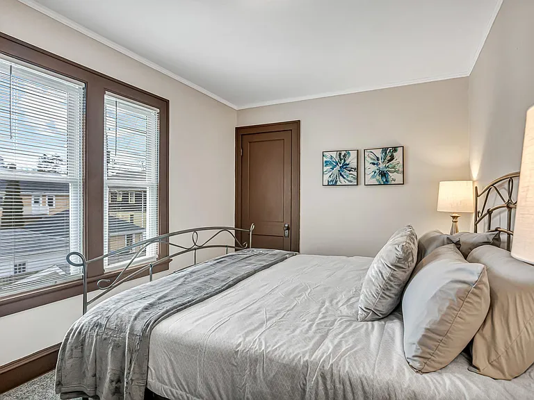 817 Bell Ave #UPSTAIRS — Photo 8