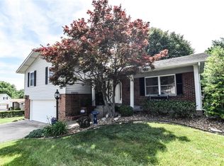 2 Sussex Ct, Saint Charles, MO 63301