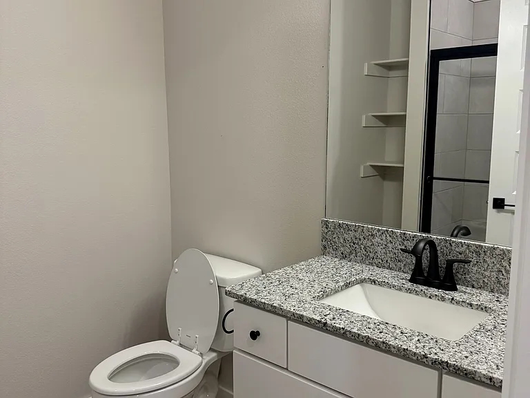 845 N Rupple Rd #101 — Photo 9