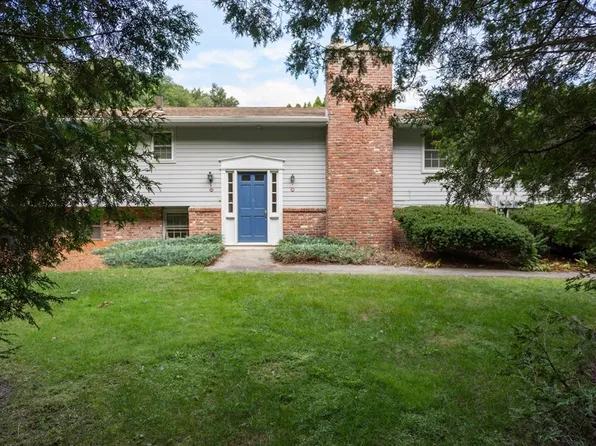 113 Brigham St Unit 3B, Hudson, MA 01749
