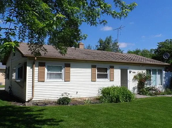 600 W Hammond St, Mundelein, IL 60060