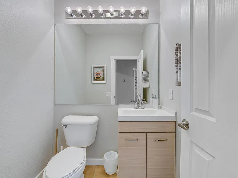 67361 N Laguna Dr — Photo 53