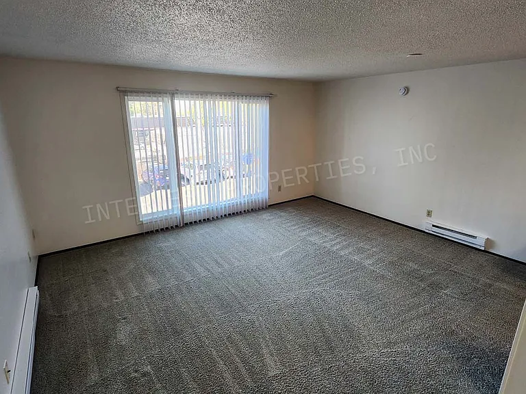 34 SE 60th Ave #2 — Photo 2