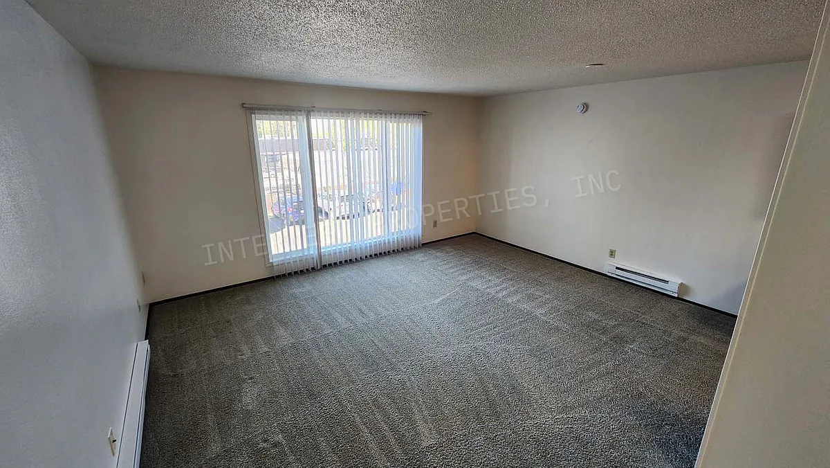 Building Photo - 34 SE 60th Ave #2