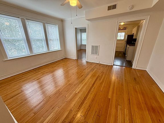 5th image of 212 E 71st St #3