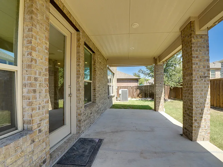 410 Club House Dr — Photo 28
