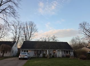 4870 Beachwood Dr, Sheffield Lake, OH