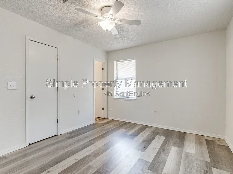 14222 NE 4th St — Photo 12