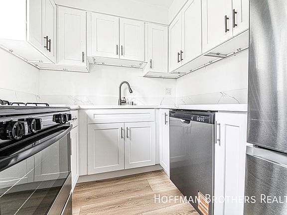 5th image of 1819 S Oxford Ave #24