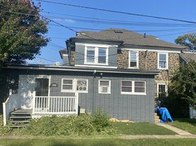 1800 Philadelphia Pike