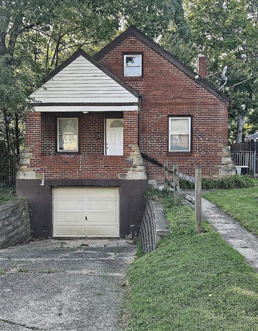 4 bed, 1200 sqft, $1,700 — Photo 1