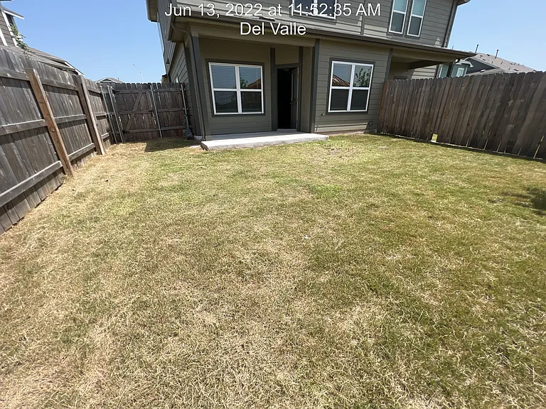 15209 Spruce Frost Cv #B — Photo 24