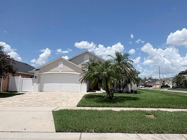 3 bed, 2.0 bath, 1781 sqft, $2,800 — Photo 4