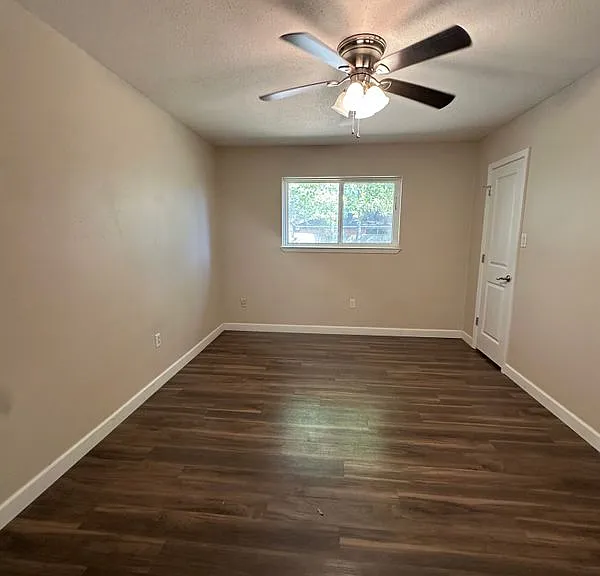 6838 Apona St — Photo 12