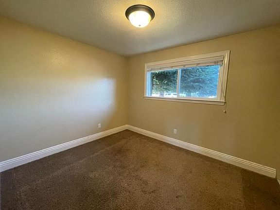 3rd image of 1638 Weaverly Dr