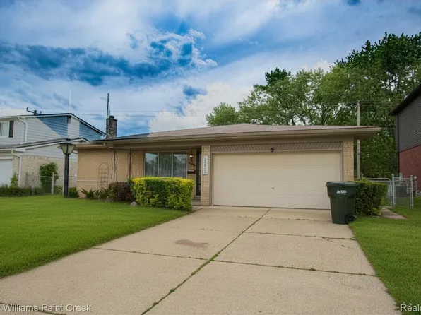 36357 Weber Dr, Sterling Heights, MI 48310
