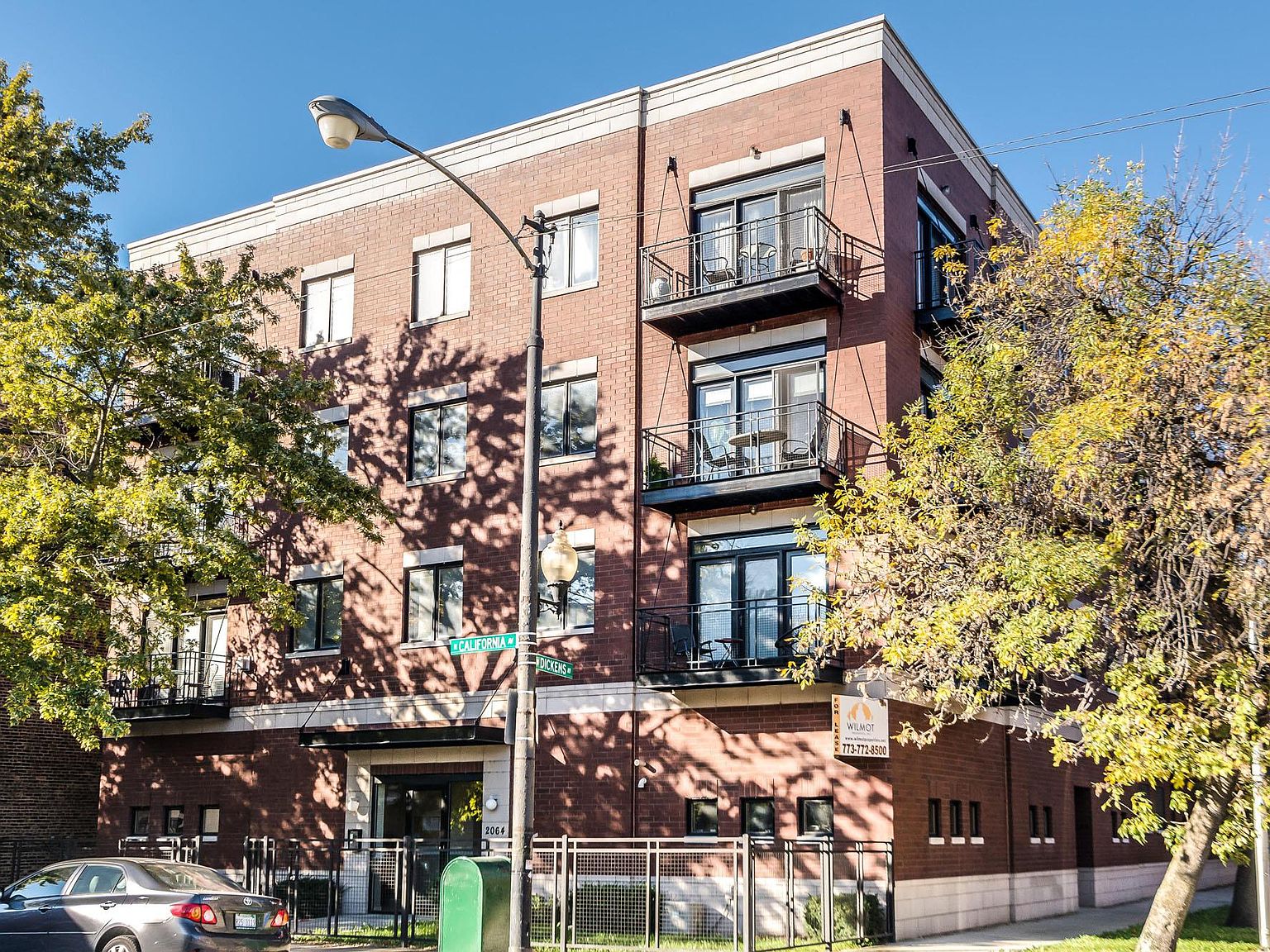 2064 N California Ave APT 402, Chicago, IL 60647 | Zillow